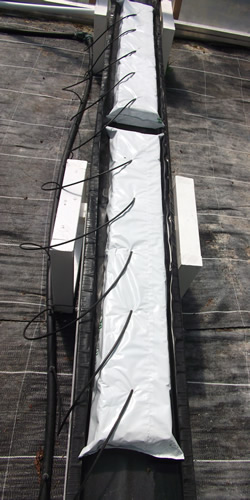 Hydroponic grow channel with rockwool slabs